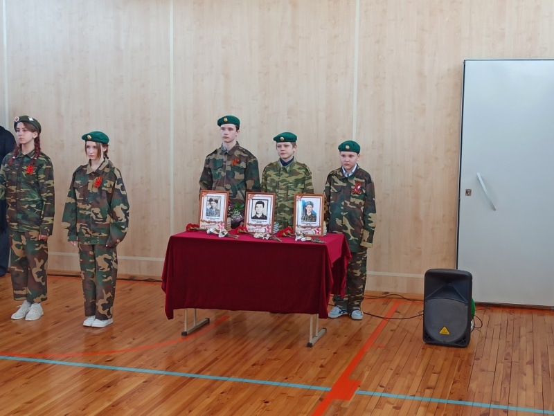 Открытие соревнований на кубок выпускников школы, погибших при исполнении воинского долга.